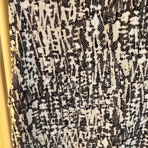 💜 3/$15 Kenneth Cole Dress size Medium - Picture 6 of 7